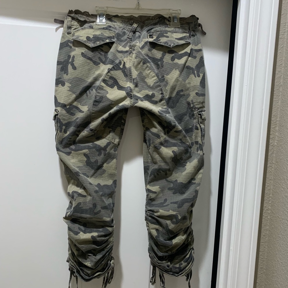 Jeans - Picture 2 of 3